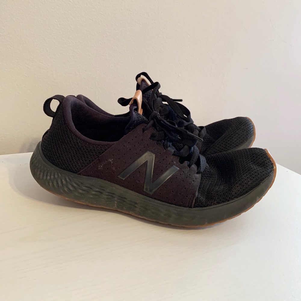 Men’s size 10.5 black New Balance shoes